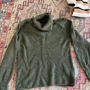 Small Banana Republic Green Turtleneck Sweater